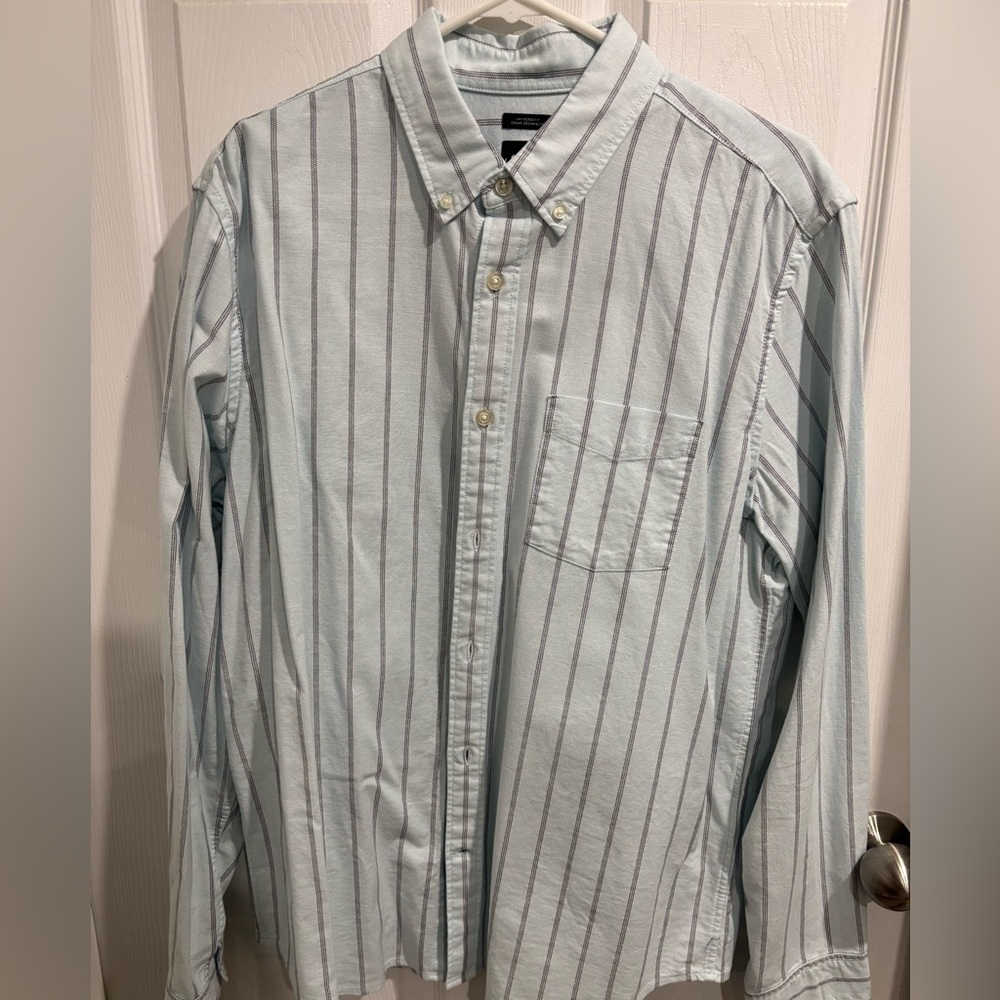 men’s Gap casual shirt